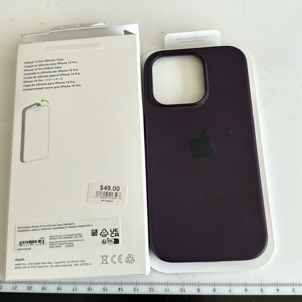 iPhone 14 Pro color elderberry